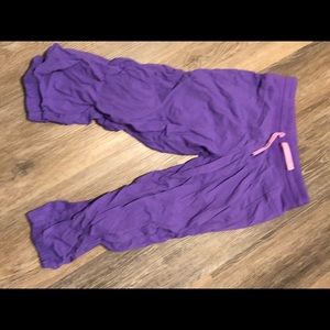 Cropped Ivivva Pants